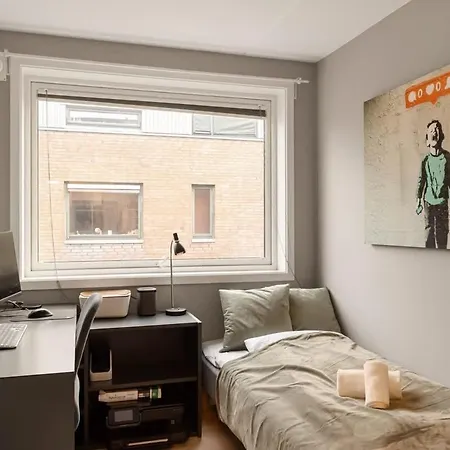 Dinbnb L 15min To C Station L Huge Social Space L Balcony Apartment *