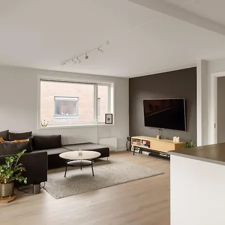Dinbnb L 15min To C Station L Huge Social Space L Balcony Apartment Oslo