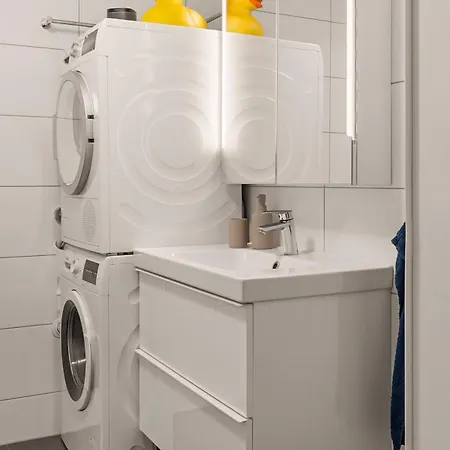 Dinbnb L 15min To C Station L Huge Social Space L Balcony Oslo