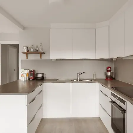 Dinbnb L 15min To C Station L Huge Social Space L Balcony דירה *