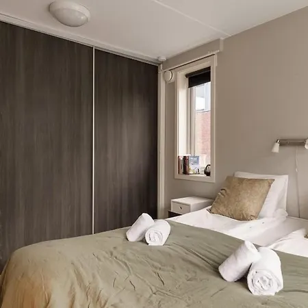 דירה Dinbnb L 15min To C Station L Huge Social Space L Balcony