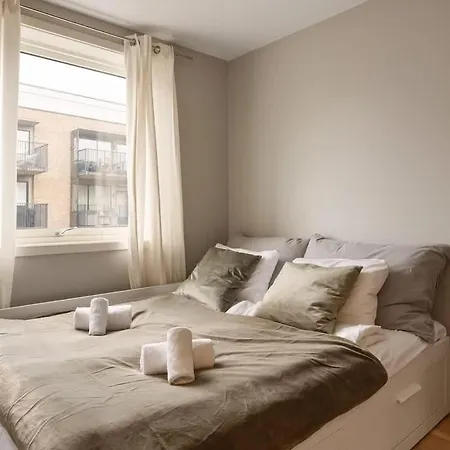 Dinbnb L 15min To C Station L Huge Social Space L Balcony דירה אוסלו