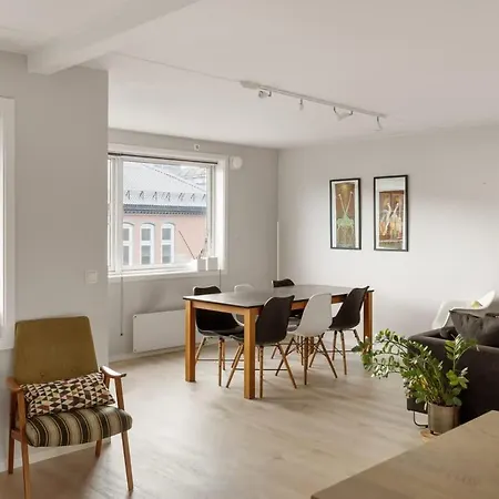 Dinbnb L 15min To C Station L Huge Social Space L Balcony דירה